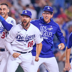 LA Dodgers down Cards in NL wild card game on Chris Taylor's walk-off shot  | MLB | The Guardian